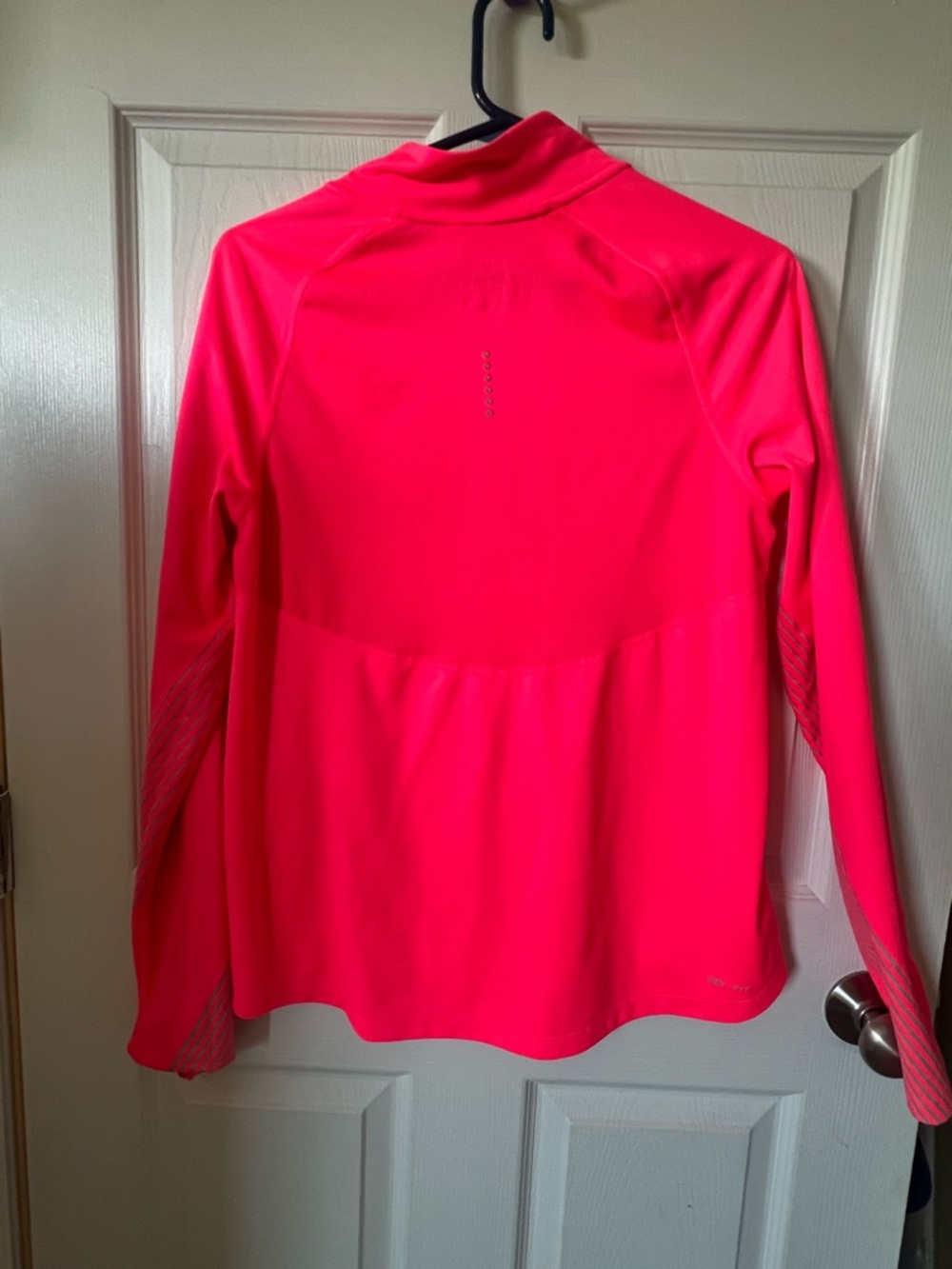 Nike Hot Pink Dri-FIT Performance Top - Picture 2 of 3